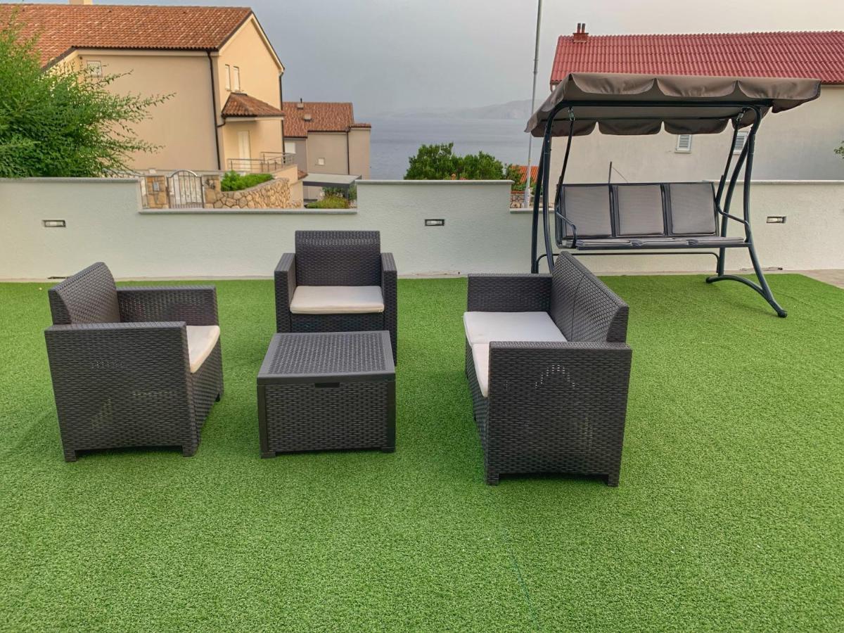 Apartment Lea Mataija Novi Vinodolski Bagian luar foto