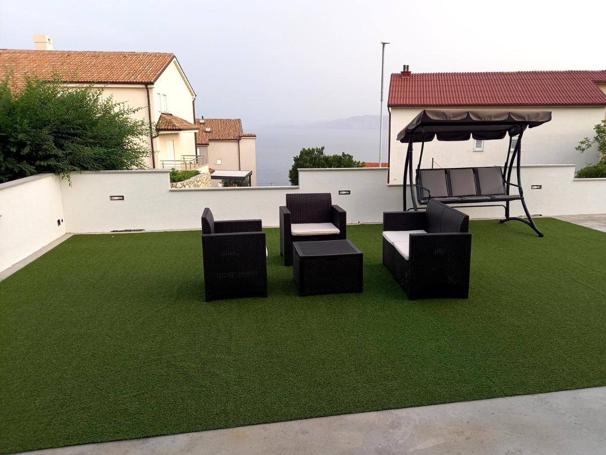 Apartment Lea Mataija Novi Vinodolski Bagian luar foto